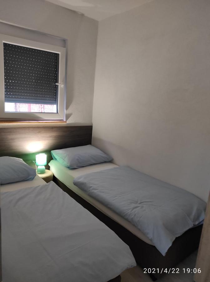Apartmani Quattro สตารีกราด-ปาเคลนีซา ภายนอก รูปภาพ