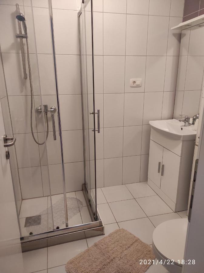 Apartmani Quattro สตารีกราด-ปาเคลนีซา ภายนอก รูปภาพ