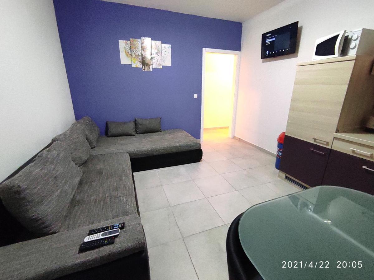 Apartmani Quattro สตารีกราด-ปาเคลนีซา ภายนอก รูปภาพ