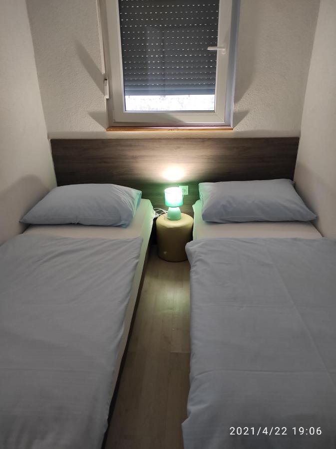 Apartmani Quattro สตารีกราด-ปาเคลนีซา ภายนอก รูปภาพ
