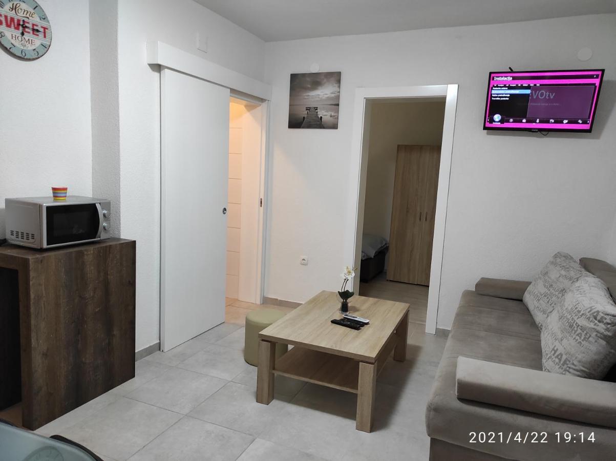 Apartmani Quattro สตารีกราด-ปาเคลนีซา ภายนอก รูปภาพ