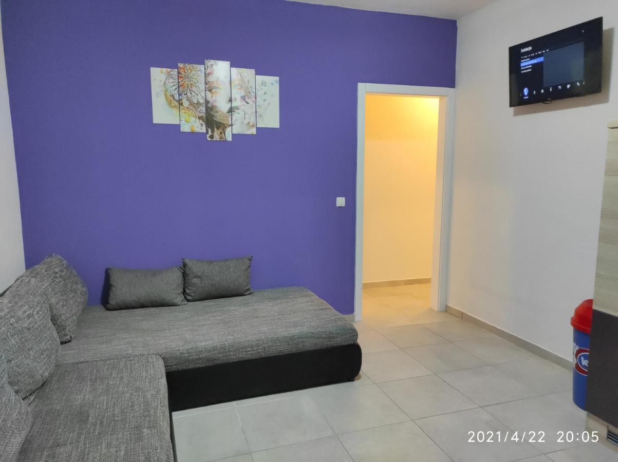Apartmani Quattro สตารีกราด-ปาเคลนีซา ภายนอก รูปภาพ