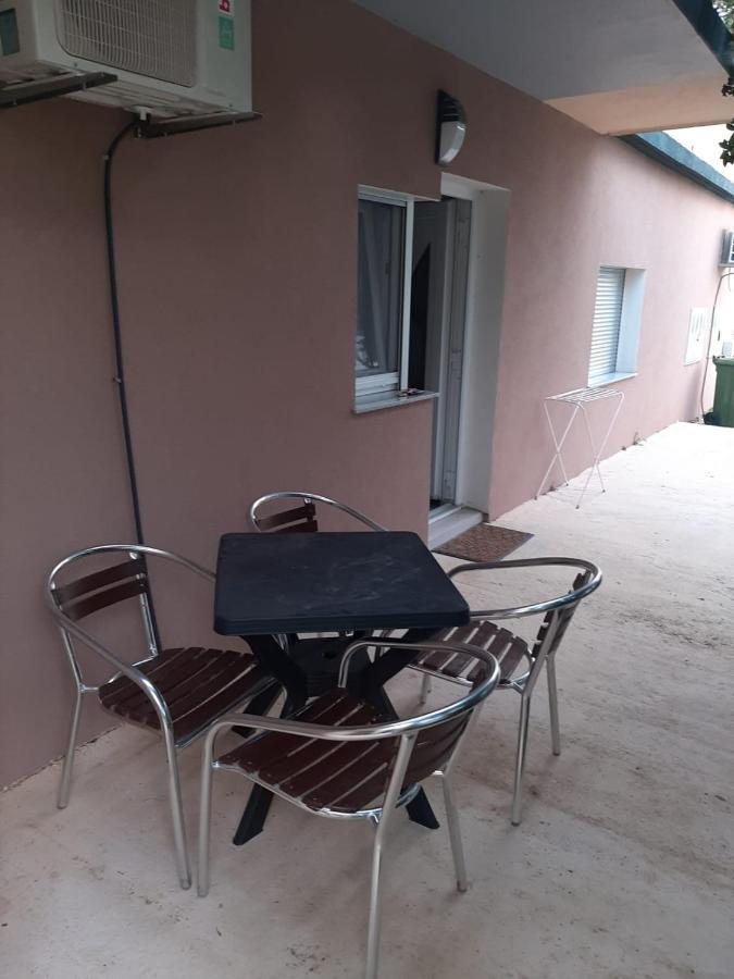 Apartmani Quattro สตารีกราด-ปาเคลนีซา ภายนอก รูปภาพ
